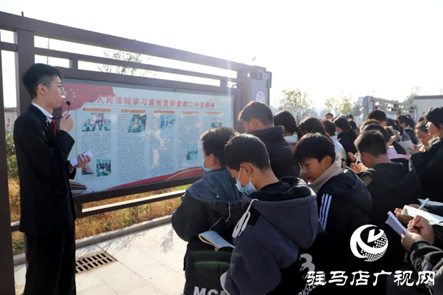 移動(dòng)式法治講堂什么樣？我想去看看！