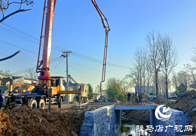 泌陽縣付莊鄉(xiāng)：修的是富民路，架的是民心橋