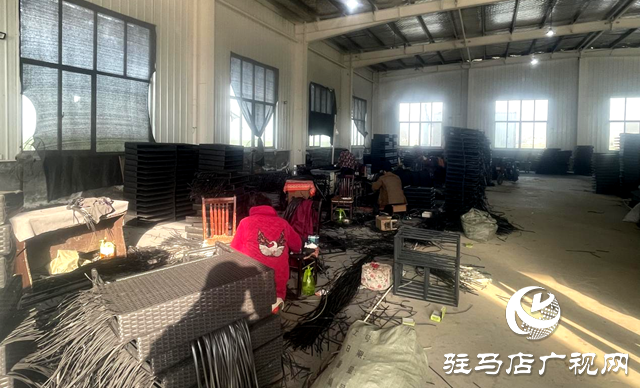 平輿縣十字路鄉(xiāng)：藤編“織”出致富新產業(yè)，賦能群眾促增收