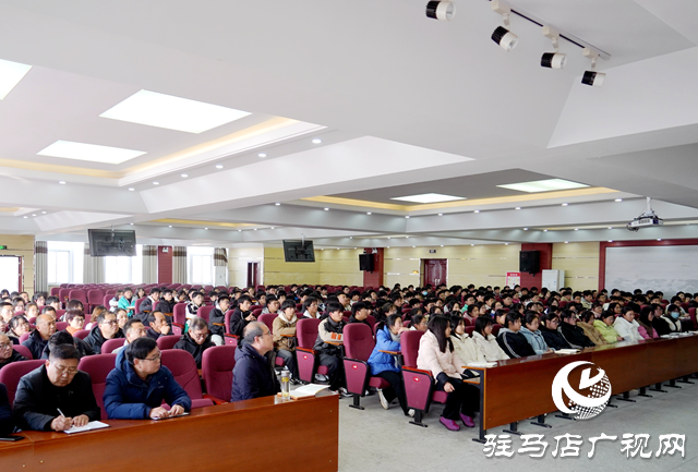 泌陽(yáng)縣：朱東升走進(jìn)泌陽(yáng)縣第二高級(jí)中學(xué)講授思政課