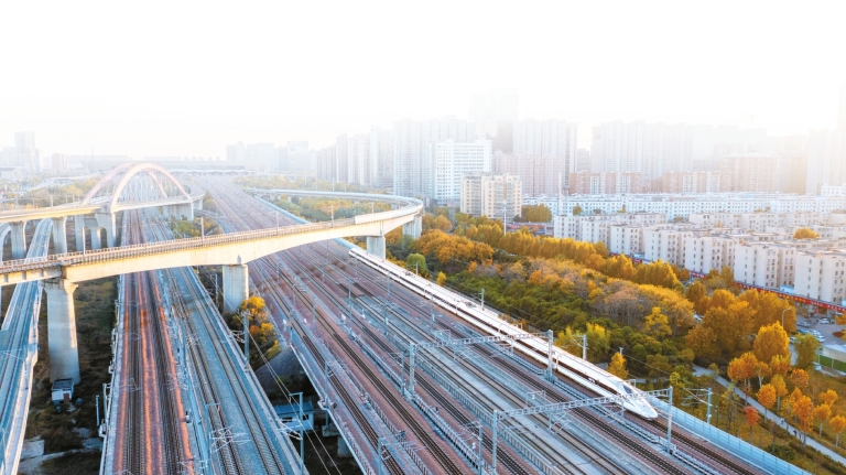 河南出臺行動計劃打造樞紐經(jīng)濟 到2025年物流行業(yè)總收入破萬億