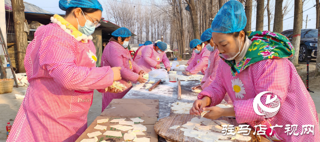 千萬粉絲“大網紅”為粉絲送福利 4000箱平輿特產油炸面食“麻葉子”發(fā)往全國各地