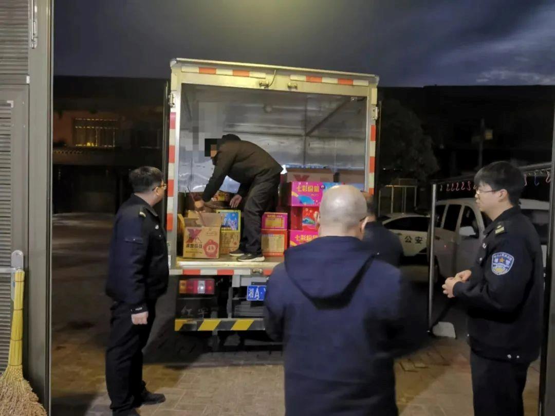 歲末年初高發(fā)！關(guān)于煙花爆竹 這些“花招”違法了→