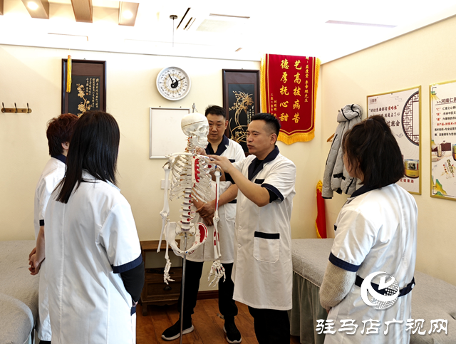 閃光的平凡||李章繼:匯千年典籍精華 集歸原正骨于手