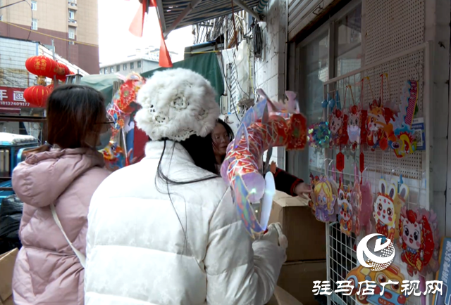 龍年龍?jiān)?ldquo;龍&rdquo;重登場(chǎng) 新年氣氛鋪面而來(lái)