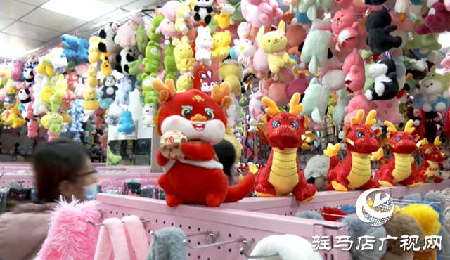 龍年龍?jiān)?ldquo;龍&rdquo;重登場(chǎng) 新年氣氛鋪面而來(lái)