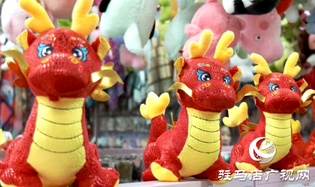 龍年龍?jiān)?ldquo;龍&rdquo;重登場(chǎng) 新年氣氛鋪面而來(lái)