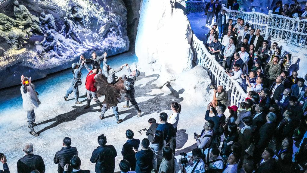 堅(jiān)持黨的文化領(lǐng)導(dǎo)權(quán)事關(guān)黨和國家前途命運(yùn)——深入學(xué)習(xí)貫徹習(xí)近平文化思想系列述評之一