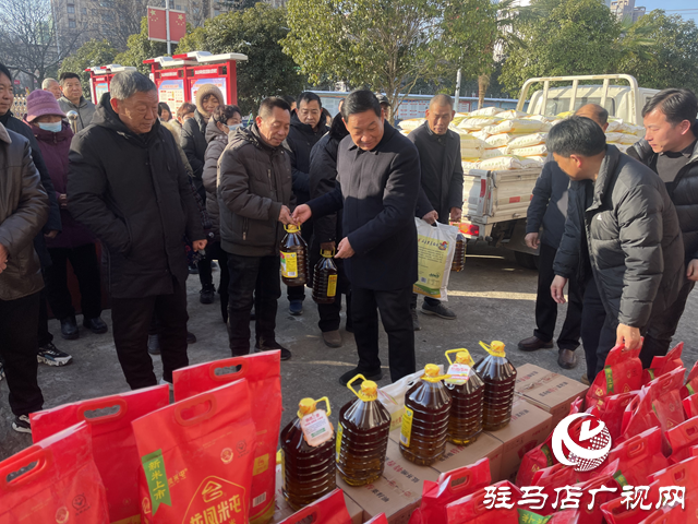 暖心！這個(gè)社區(qū)65歲以上老人收到新春禮包
