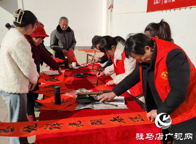 泌陽縣文聯(lián)、老體協(xié)舉辦“迎新年、寫春聯(lián)、送福千萬家”活動