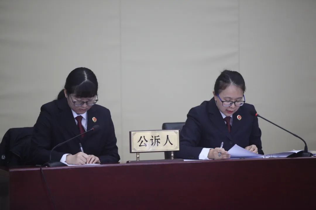 組團(tuán)盜挖光緒親爹醇親王墓葬，8人受審