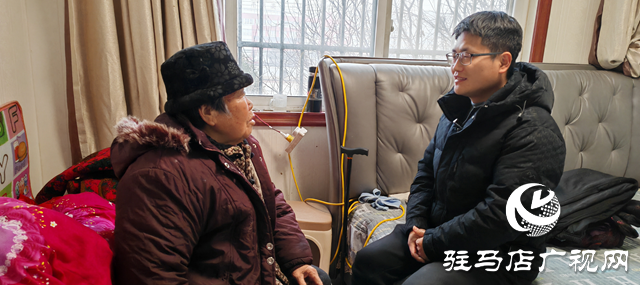 “出彩河南人”張陽：帶著患病奶奶6年跑貨運(yùn)行駛15萬公里