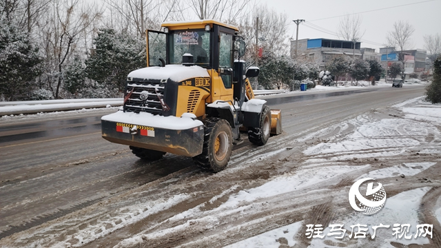新蔡縣孫召鎮(zhèn)：清雪除冰顯擔當 道路清運做保障