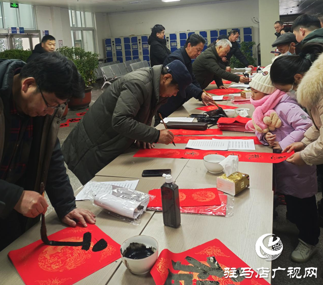 駐馬店市舉辦“百花迎新樂(lè)中原”文藝界義寫春聯(lián)活動(dòng)