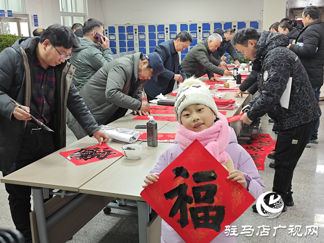 迎新春義寫春聯(lián)送祝福