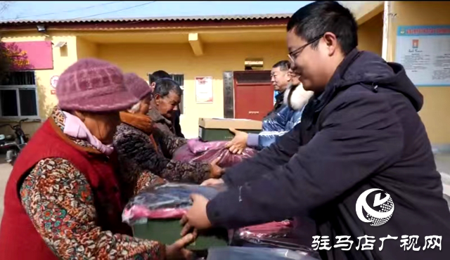 迎新春送溫暖 這里的孤寡老人 孤兒收到過年新衣