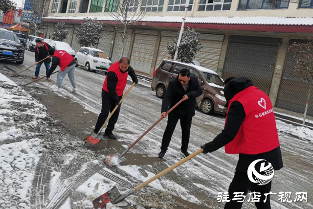 新蔡縣孫召鎮(zhèn)：清雪除冰顯擔當 道路清運做保障