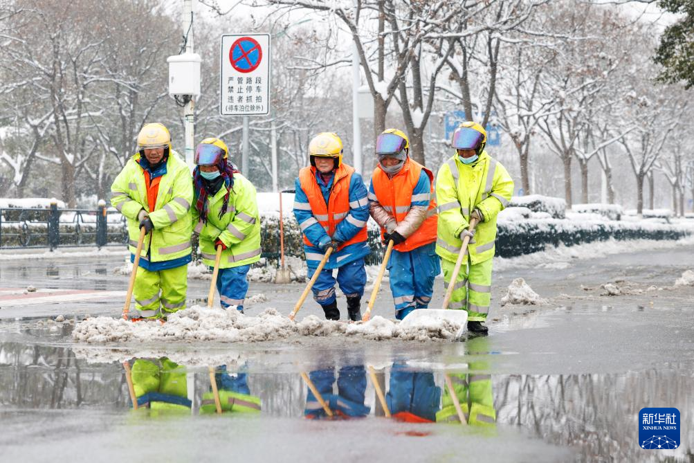 各地積極應(yīng)對低溫雨雪天氣