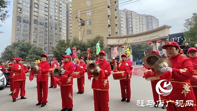 西平縣柏城街道北關(guān)社區(qū)舉行龍年團(tuán)拜活動
