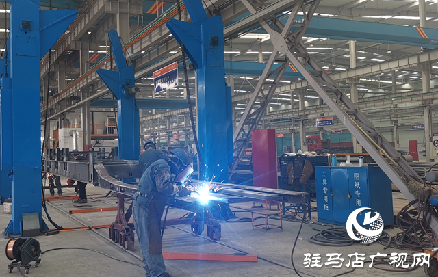 駐馬店大力天駿:創(chuàng)新引領(lǐng) 爭(zhēng)當(dāng)專用汽車制造龍頭