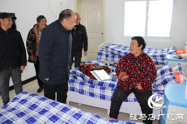 中國(guó)殘聯(lián)副主席張銀良看望慰問(wèn)困難殘疾兒童家庭和托養(yǎng)殘疾人