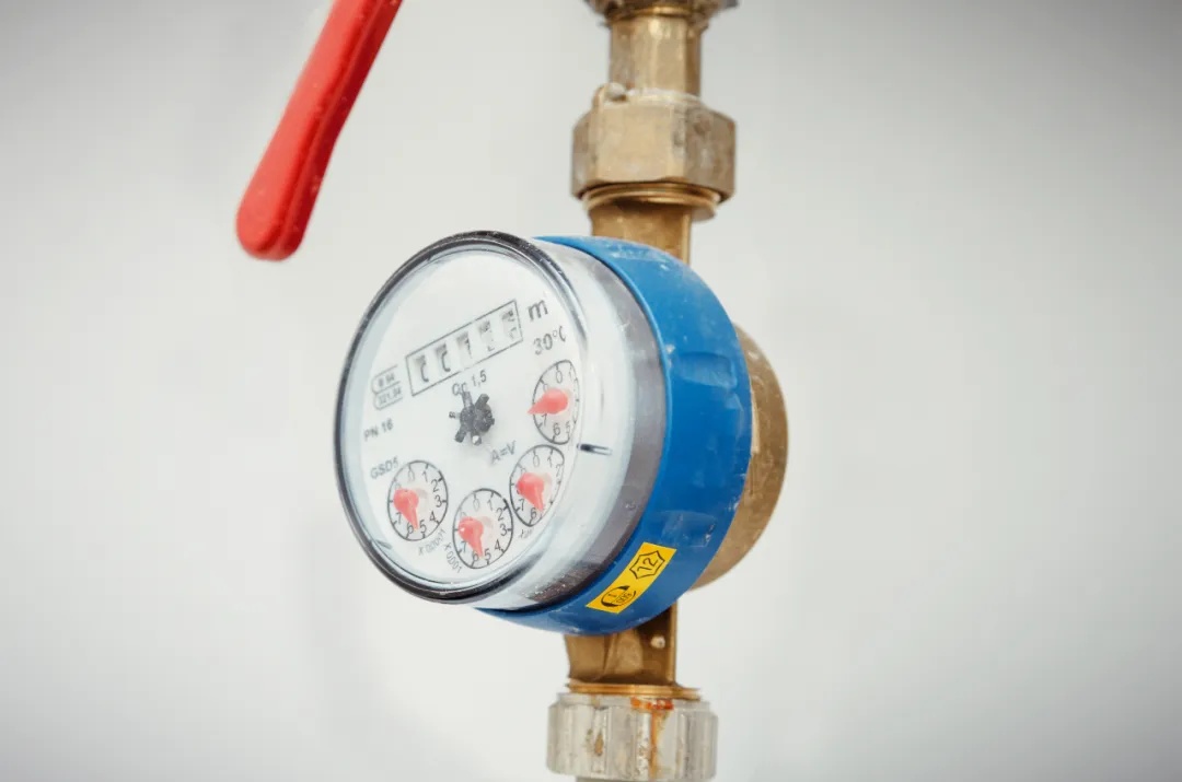 被欠物業(yè)費(fèi)，物業(yè)就能停水停電？法院這樣判