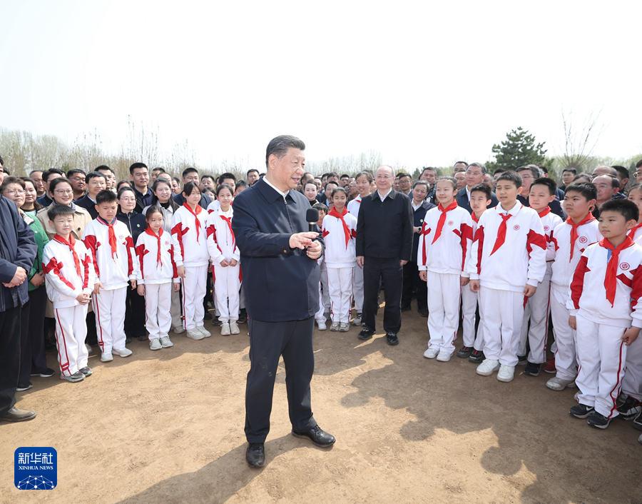 習近平在參加首都義務(wù)植樹活動時強調(diào) 全民植樹增綠 共建美麗中國