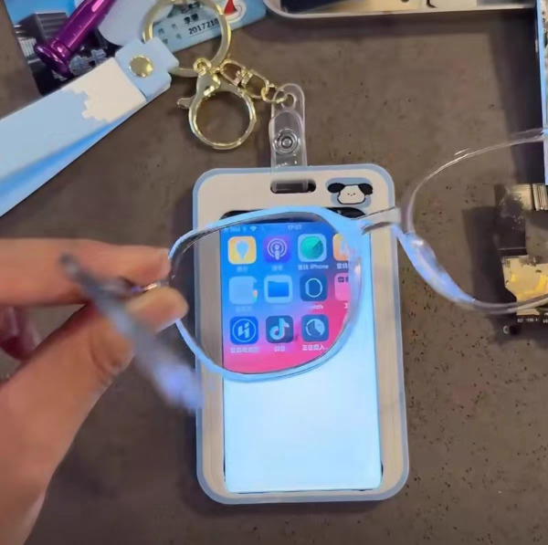 向未成年人兜售“飯卡手機”,隱患重重