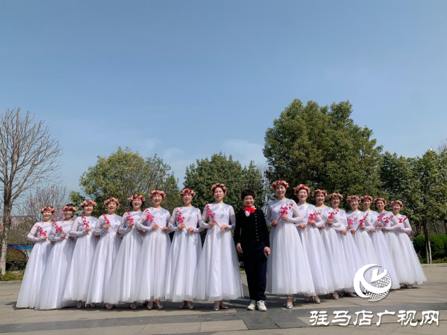 天中麗人模特:歲月不敗美人 走出美麗夕陽紅