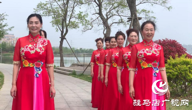 天中麗人模特:歲月不敗美人 走出美麗夕陽紅