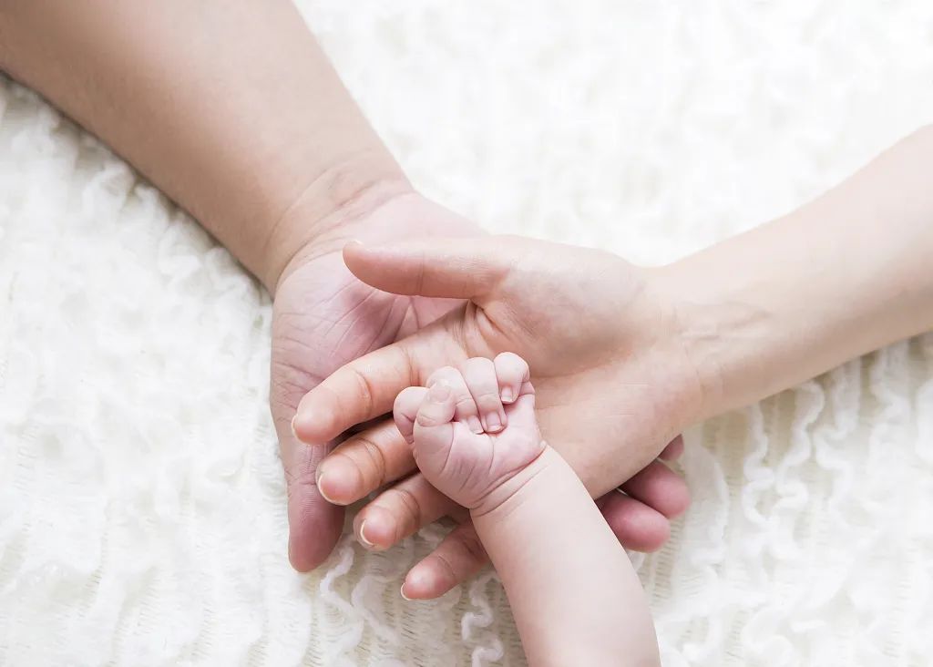 男性休陪產(chǎn)假，被公司以曠工為由解雇？法院判了！