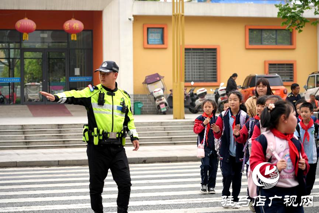 泌陽縣公安局：扎實做好“護(hù)學(xué)崗”