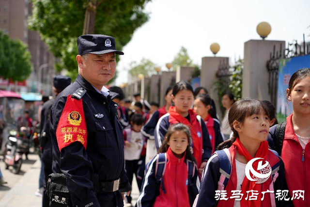 泌陽縣公安局：扎實做好“護(hù)學(xué)崗”