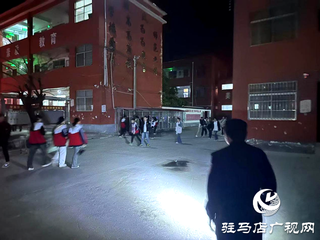 確山縣公安局：站好“護(hù)學(xué)崗”，守好“成長路”