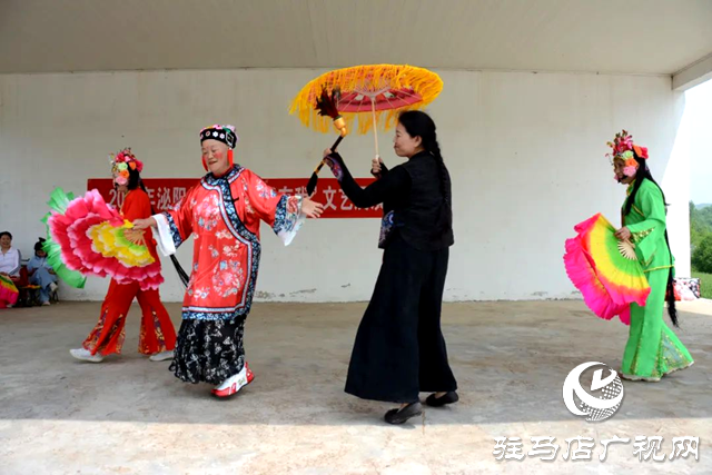 泌陽縣開展“強(qiáng)國(guó)復(fù)興有我”文藝展演活動(dòng)