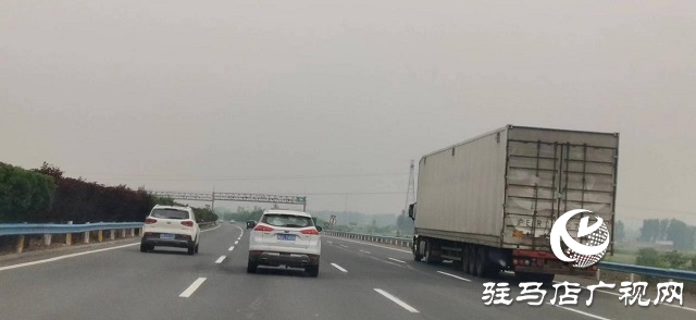 高速公路迎五一小長(zhǎng)假返程高峰 注意行車安全