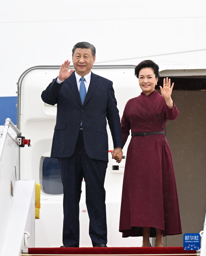 習(xí)近平抵達(dá)巴黎開(kāi)始對(duì)法國(guó)進(jìn)行國(guó)事訪(fǎng)問(wèn)