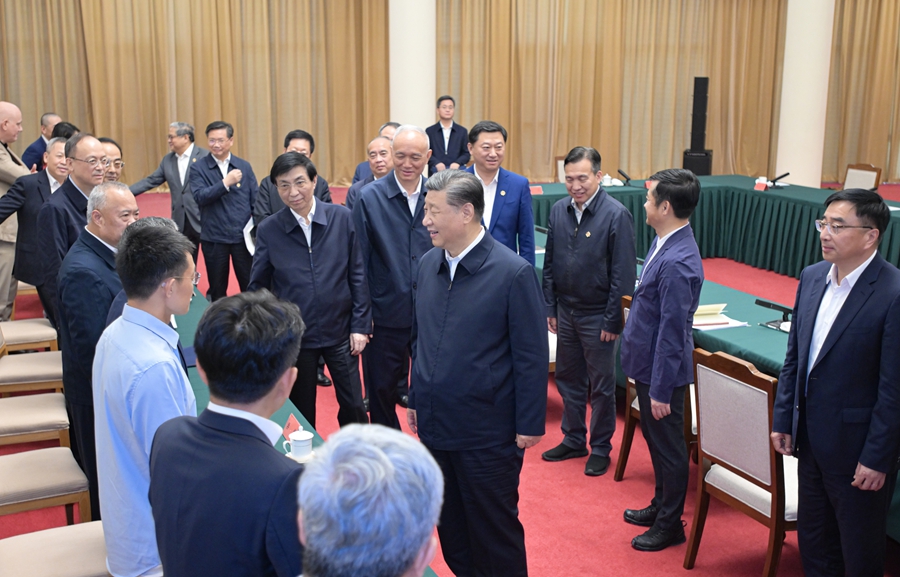 習近平主持召開企業(yè)和專家座談會并發(fā)表重要講話