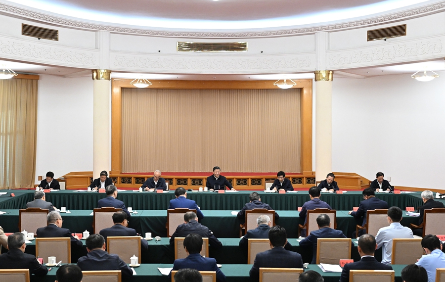 習近平主持召開企業(yè)和專家座談會并發(fā)表重要講話