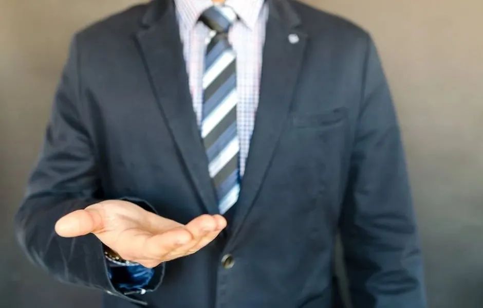 多地招“聘任制公務(wù)員”，最高年薪80萬還不用“考公”，怎么回事？