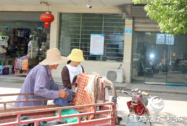 駐馬店經(jīng)濟(jì)開發(fā)區(qū)關(guān)王廟鄉(xiāng)：服務(wù)群眾無(wú)小事 貼心服務(wù)顯溫情