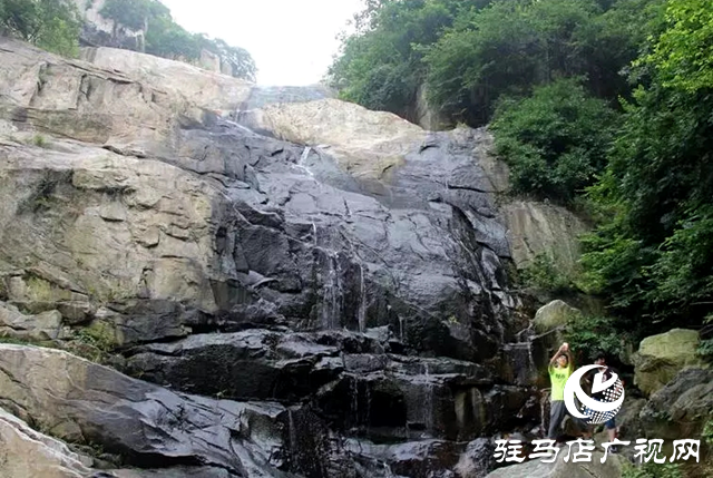 泌陽(yáng)縣峻險(xiǎn)秀美&ldquo;九龍瀑&rdquo; 大自然的鬼斧神工