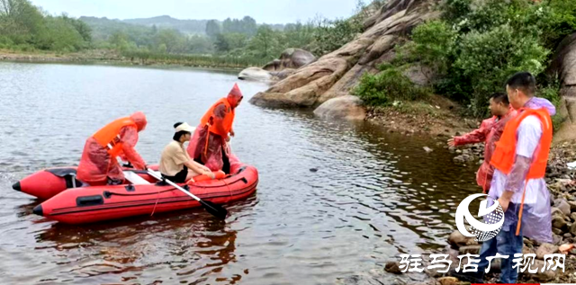 泌陽縣下碑寺鄉(xiāng)：以“練”筑防 開展防汛搶險(xiǎn)暨地質(zhì)災(zāi)害防御應(yīng)急演練