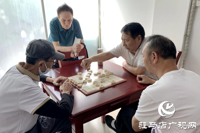 駐馬店市中心醫(yī)院舉辦迎“七一” 離退休職工象棋、跳棋比賽