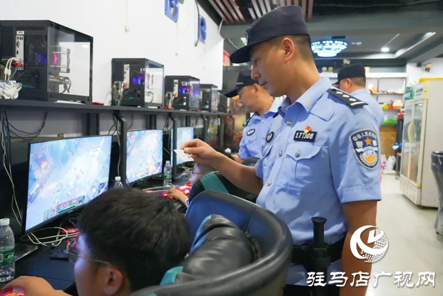 泌陽縣公安局開展夏夜治安巡查宣防行動(dòng)