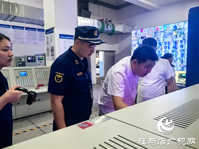 駐馬店市城鄉(xiāng)一體化示范區(qū)消防救援大隊開展多業(yè)態(tài)混合經營場所消防安全檢查