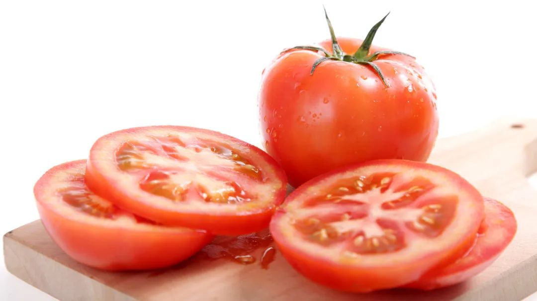 三伏天多吃這個紅果！開胃解暑降血壓，應(yīng)季而食身體健康