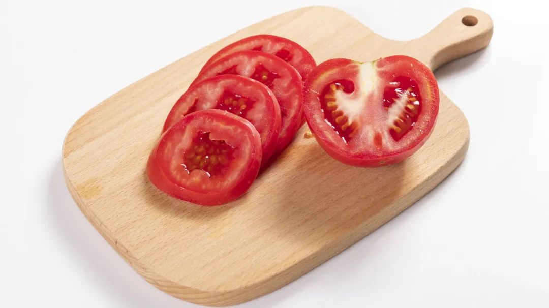 三伏天多吃這個紅果！開胃解暑降血壓，應(yīng)季而食身體健康