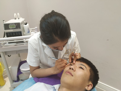 “說好300元紋眉，進(jìn)店花了6988”