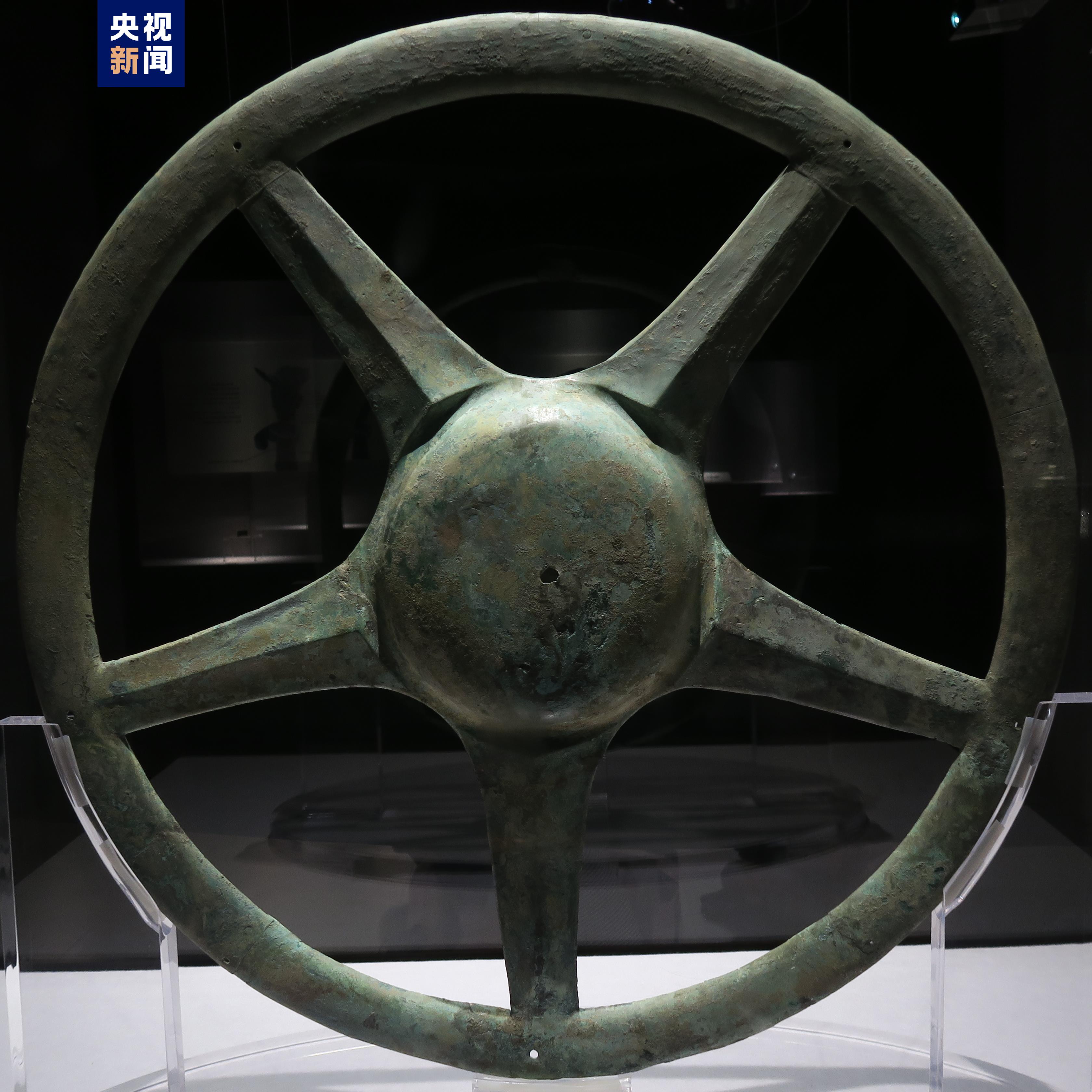 文化中國行丨三星堆文物首次大規(guī)模進京！十件文物帶你打卡→